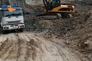 escavatore Caterpillar 330D. perfetto in tutto 