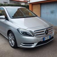 MERCEDES CASSE B 180d AUTOMATICA NEOPATENTATI 2012