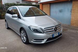 MERCEDES CASSE B 180d AUTOMATICA NEOPATENTATI 2012