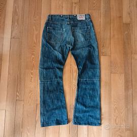 Jeans Levi's con bottoni per bretelle 