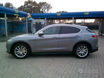 Alfa Romeo Stelvio 2.2 Turbodiesel 160 CV AT8 RWD 