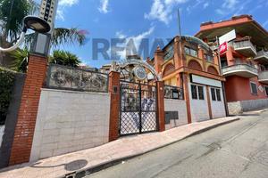 Locale Commerciale - Gaggi