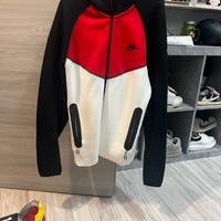 Nike tech