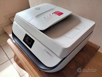 Stampante a colori multifunzione HP