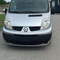 RENAULT Trafic T29 2.5 dCi/150 PC-TN Passenger P