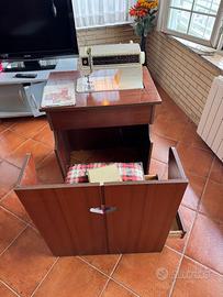 macchina da cucire Singer futura 2001