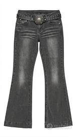 Pantalone jeans nero vita bassa com cintura