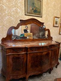 Mobile antico a 4 ante