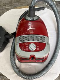 Aspirapolvere con sacco Miele