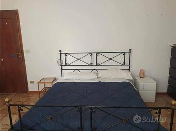 Camera matrimoniale per ragazza