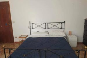 Camera matrimoniale per ragazza