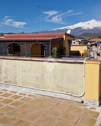 CASA SEMINDIPENDENTE A ACI BONACCORSI