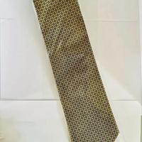 Pregiatissima cravatta in pura seta sartoriale