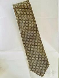Pregiatissima cravatta in pura seta sartoriale