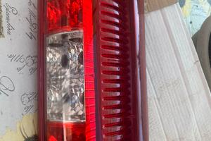 Faro posteriore destro