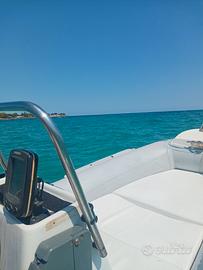 Gommone e fuoribordo Honda 40 CV 4 tempi 