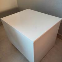 2 comodini bianchi laccati