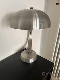 Lampada da tavolo anni 70 in acciaio
