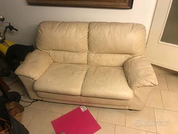 Divani in pelle color panna