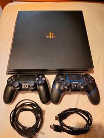 Sony Playstation 4 (PS4) Pro 1 Tera + 2 controller