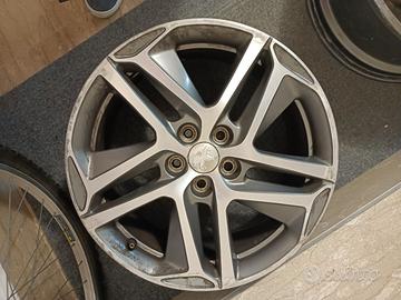 Cerchio in lega 18 pollici Peugeot 