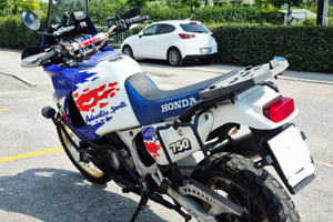 Honda Africa Twin 750 XRV