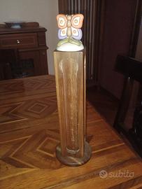 Portacapsule Thun in legno con farfalla in cera