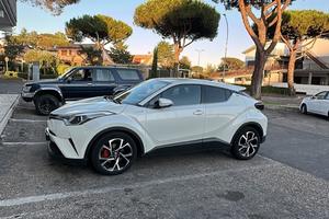 Toyota Ch-R Hybrid 1.8 Pari al nuovo