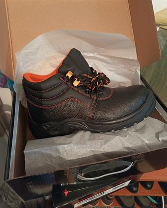 Scarpe antinfortunistiche n. 44