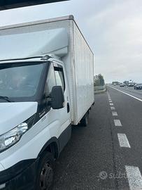 Iveco Daily con lavoro