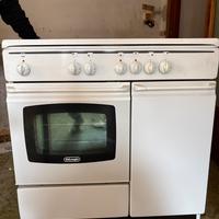Cucina con forno Delonghi