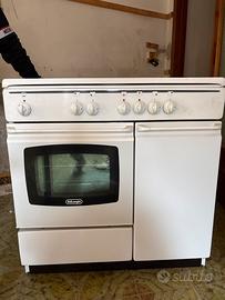 Cucina con forno Delonghi