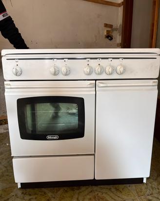 Cucina con forno Delonghi