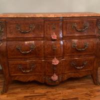 Comò in radica con bronzi e piano in marmo