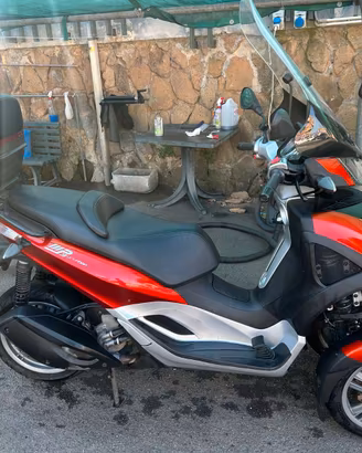 MP3 piaggio 300cc - yourban LT km 9.800 anno 2017