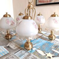 due Lampadari vintage ottone 5 luci ampolle vetro