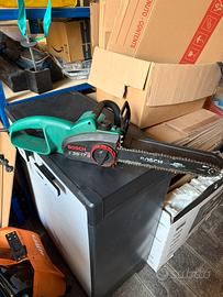 Motosega BOSCH, tosasiepi BLACK+ DECKER