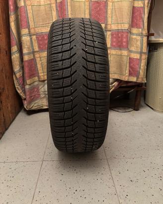 Pneumatici invernali 205/50ZR17