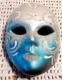 Maschera in ceramica