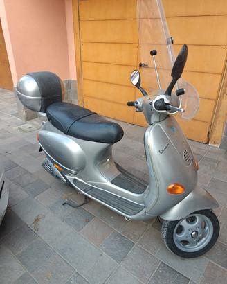 Vespa ET4 125cc anno 99'