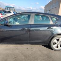 Sportelli sinistri Opel Astra 2011