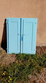 Finestre in legno con scurini