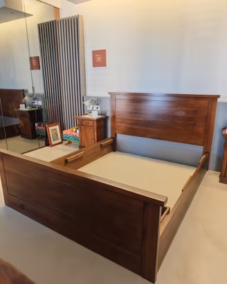 Letto Matrimoniale in Legno di Noce + Doghe