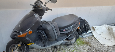 2 scooter Peugeot Buxy