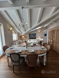 Tavolo e sedie soggiorno