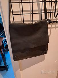 borsa tracolla a sacca pelle