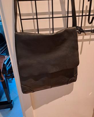 borsa tracolla a sacca pelle