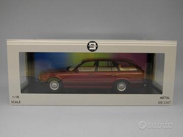 BMW 5 Series Touring (1996) Triple9 1:18