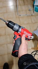 Avvitatore Milwaukee M12 cdd