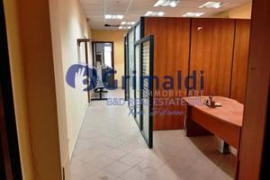 Ufficio su strada zona Bowling 80 mq [UM/2]